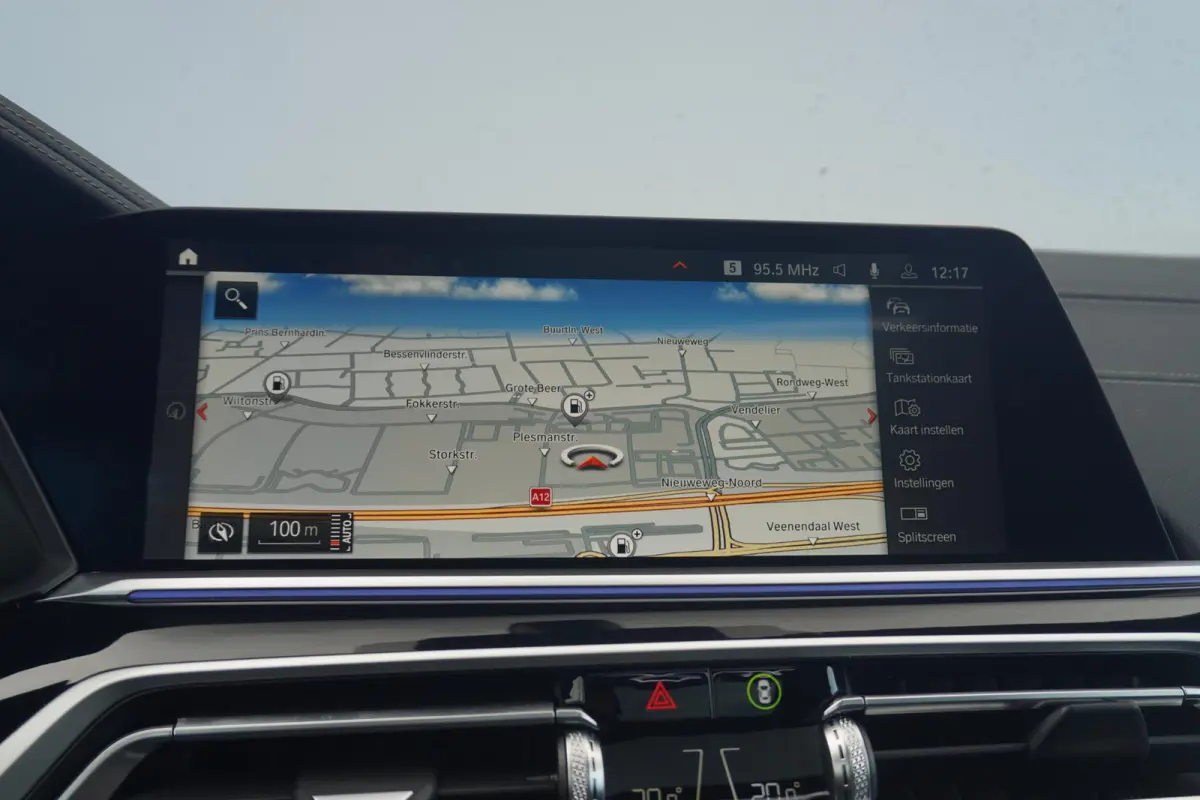 xDrive40i | M Sportpakket | Panoramadak Sky Lounge | Bowers & Wilkins | Driving Assistant Professional | Trekhaak | 6 zitplaatsen