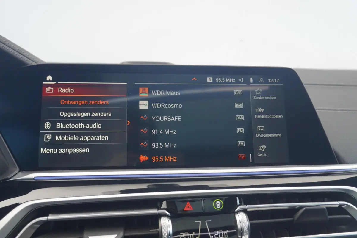 xDrive40i | M Sportpakket | Panoramadak Sky Lounge | Bowers & Wilkins | Driving Assistant Professional | Trekhaak | 6 zitplaatsen