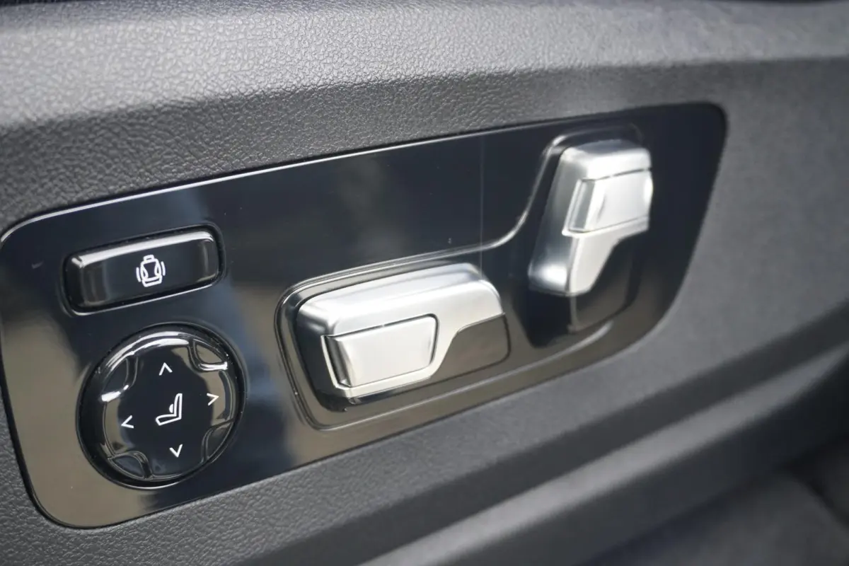 xDrive40i | M Sportpakket | Panoramadak Sky Lounge | Bowers & Wilkins | Driving Assistant Professional | Trekhaak | 6 zitplaatsen