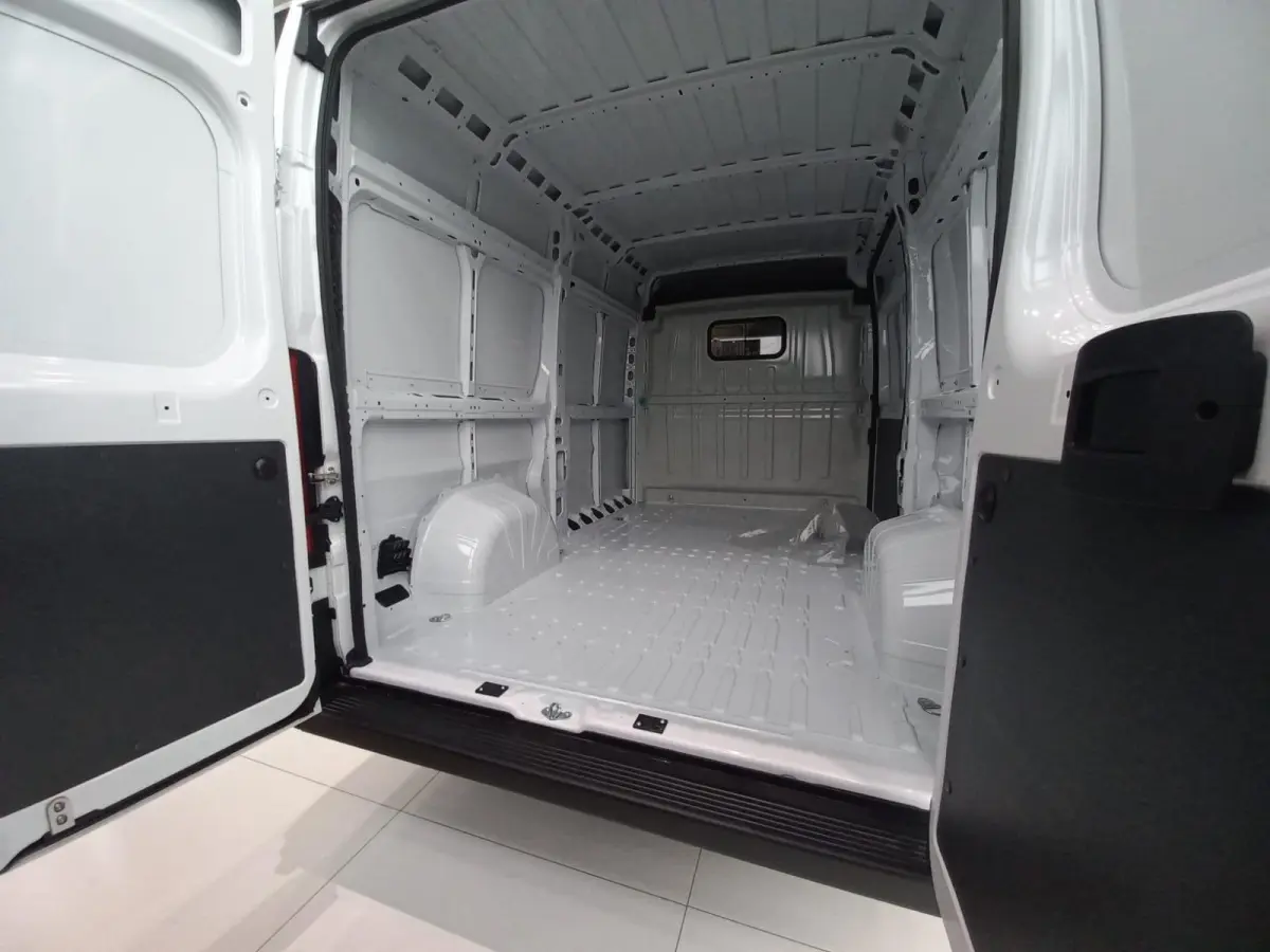 E-Ducato 3.5T L2H1 79 kWh | VOORRAADVOORDEEL! |  Climate Control | 2-persoons bijrijderbank | Tussenschot met raam |