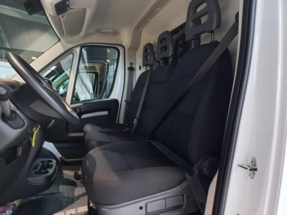 E-Ducato 3.5T L2H1 79 kWh | VOORRAADVOORDEEL! |  Climate Control | 2-persoons bijrijderbank | Tussenschot met raam |