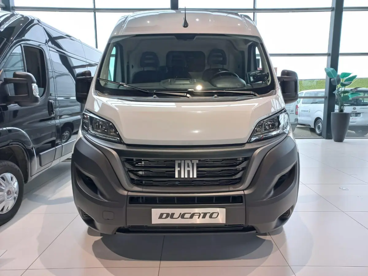 E-Ducato 3.5T L2H1 79 kWh | VOORRAADVOORDEEL! |  Climate Control | 2-persoons bijrijderbank | Tussenschot met raam |