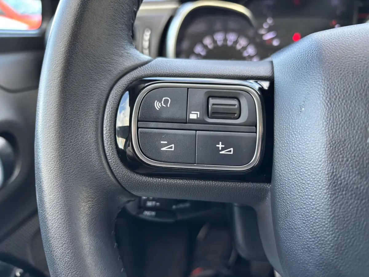 1.2 PureTech Business | Apple/Android CarPlay