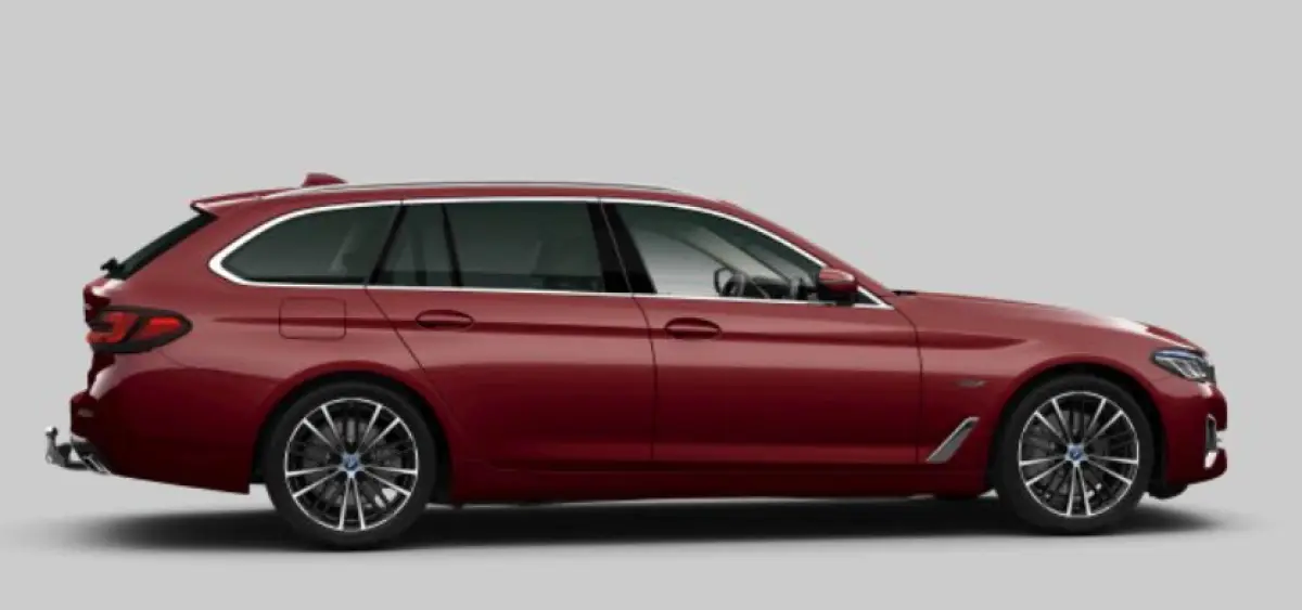 530e Luxury Line - Trekhaak - Panoramadak - Head up - Comfort Access - Getinte Ruiten - Parking/Driving Assistant - Hifi - Elektrisch verwarmde voorstoelen - Sportstoelen - M Sportstuurwiel 