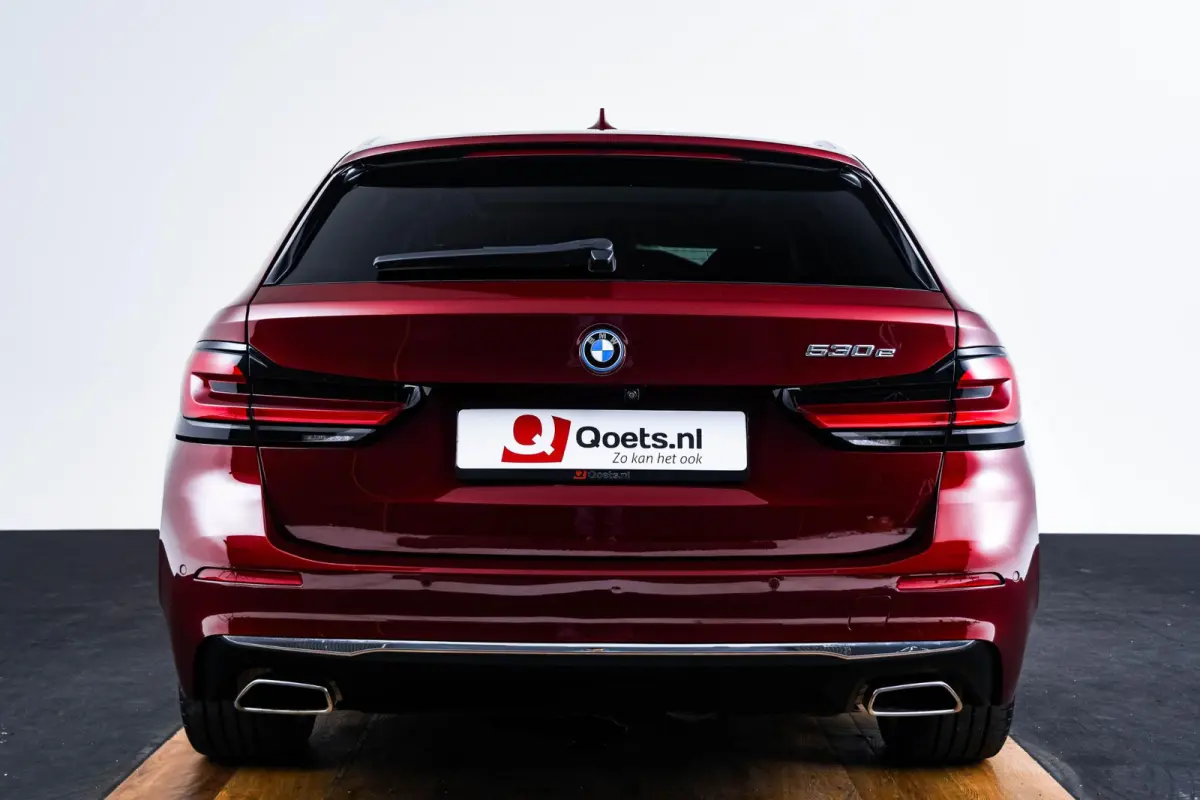 530e Luxury Line - Trekhaak - Panoramadak - Head up - Comfort Access - Getinte Ruiten - Parking/Driving Assistant - Hifi - Elektrisch verwarmde voorstoelen - Sportstoelen - M Sportstuurwiel 