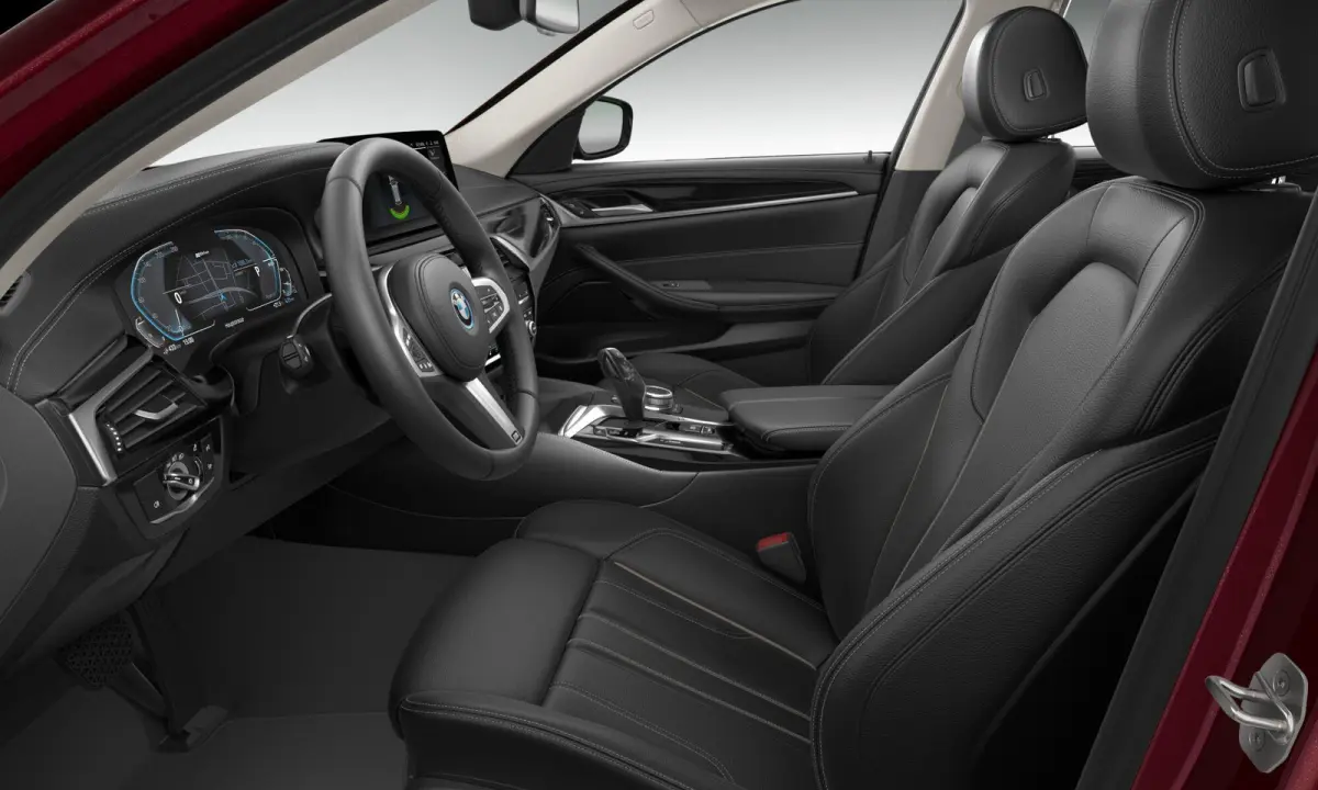 530e Luxury Line - Trekhaak - Panoramadak - Head up - Comfort Access - Getinte Ruiten - Parking/Driving Assistant - Hifi - Elektrisch verwarmde voorstoelen - Sportstoelen - M Sportstuurwiel 