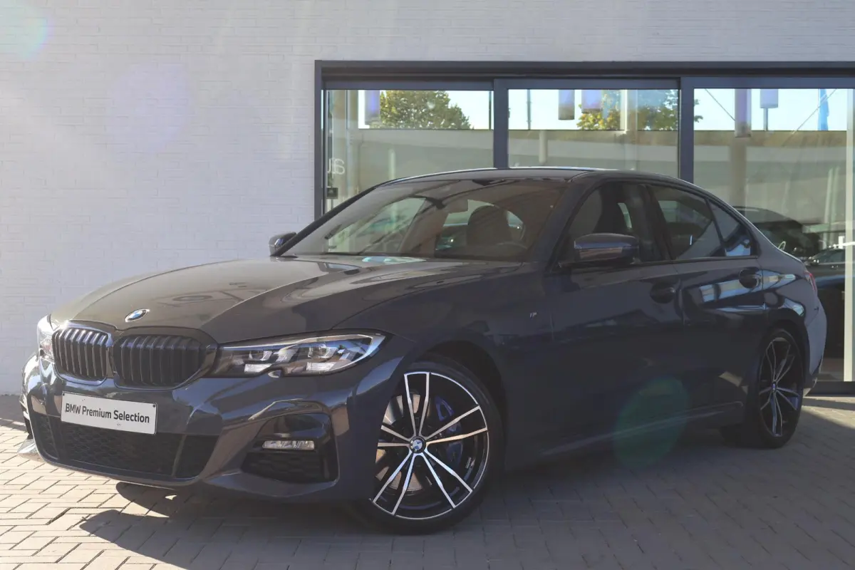 318i Executive Edition | M Sport | Head-up Display | PDC voor en achter | Apple Carplay