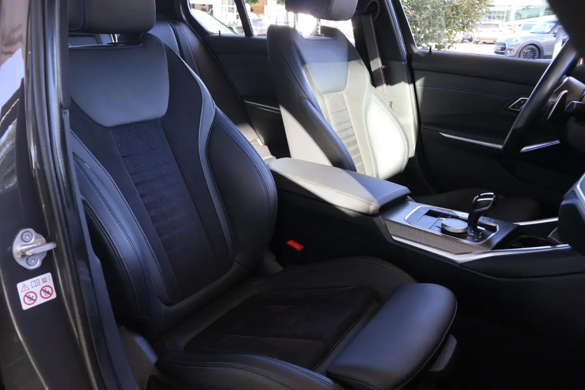 318i Executive Edition | M Sport | Head-up Display | PDC voor en achter | Apple Carplay