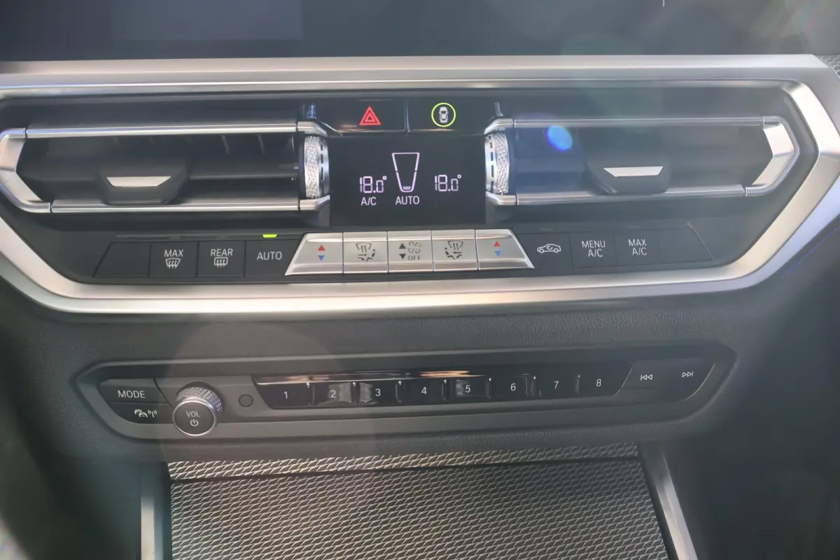 318i Executive Edition | M Sport | Head-up Display | PDC voor en achter | Apple Carplay