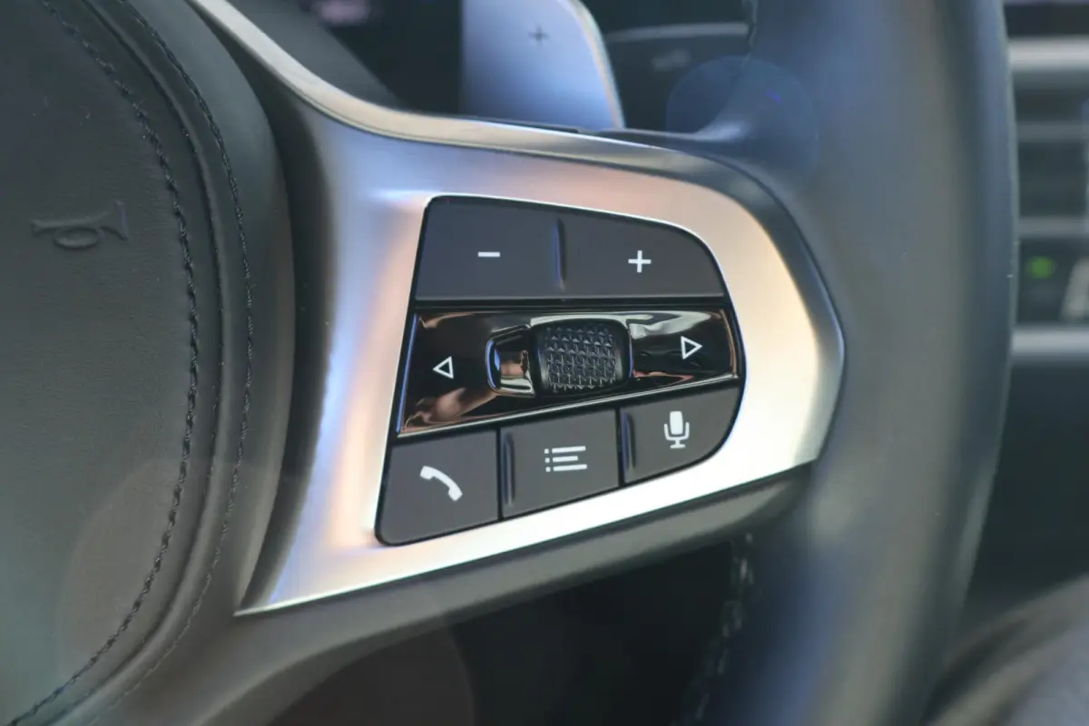 318i Executive Edition | M Sport | Head-up Display | PDC voor en achter | Apple Carplay