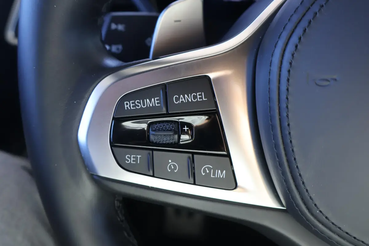 318i Executive Edition | M Sport | Head-up Display | PDC voor en achter | Apple Carplay