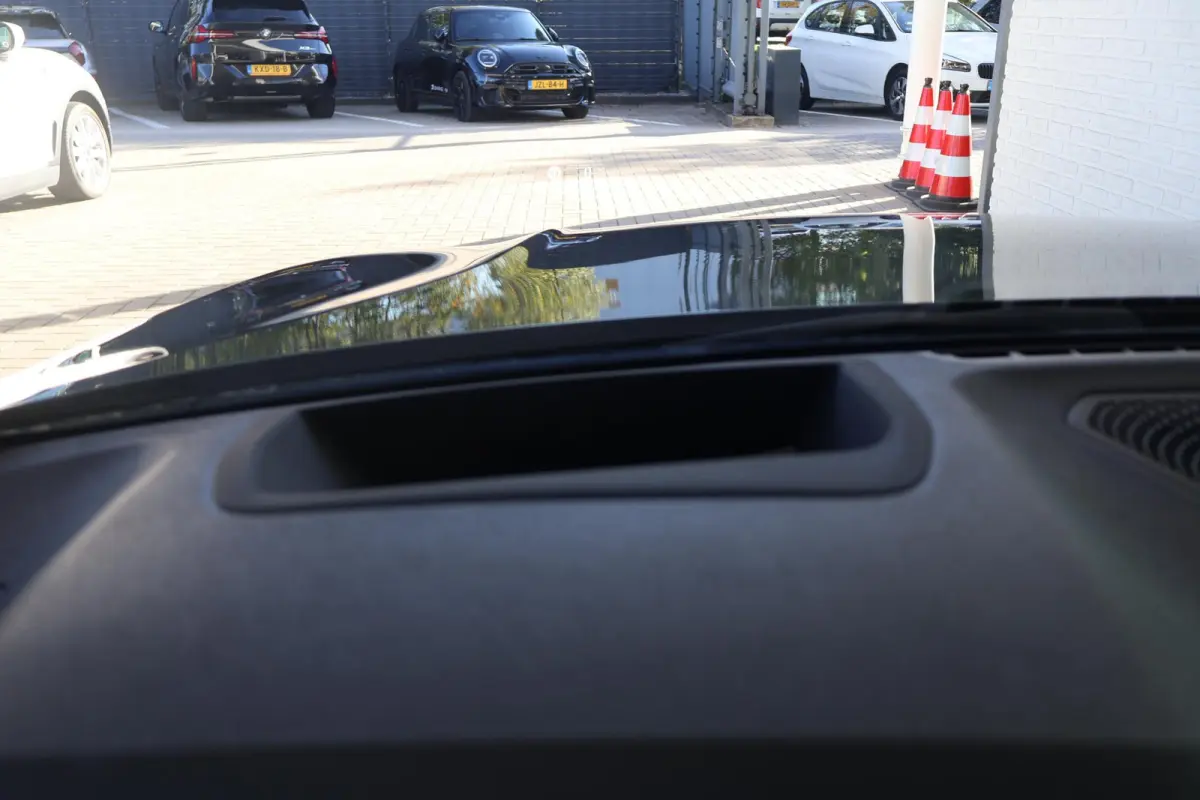 318i Executive Edition | M Sport | Head-up Display | PDC voor en achter | Apple Carplay