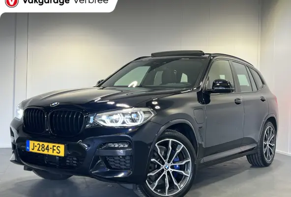 xDrive30e eDrive M-sport | Navigatie/Android/Apple Carplay | LM Velgen 20" | Elektrisch Glazen Panoramadak | Lederen Bekleding | Voorstoelen/Achterbank Verwarmd | Achteruitrijcamera | Adapti