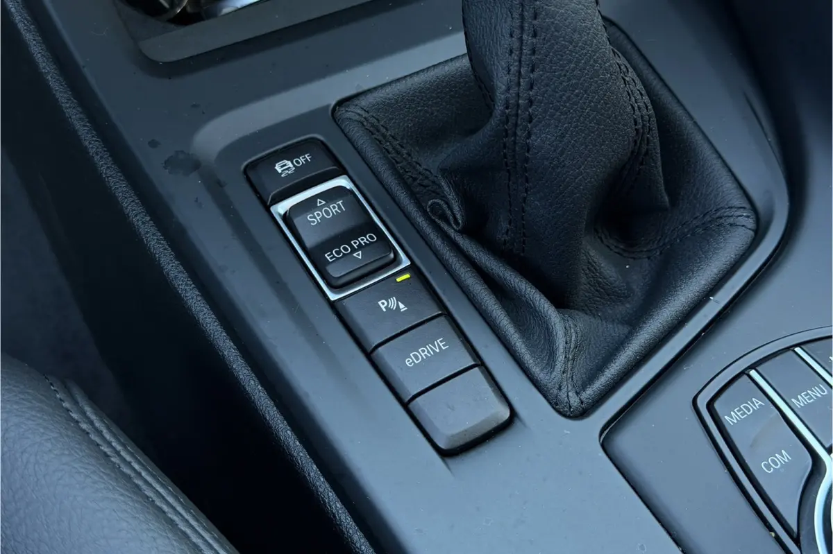 xDrive25e | Leder | Unieke kleur! | Elektrische Klep | PDC V & A | Carplay
