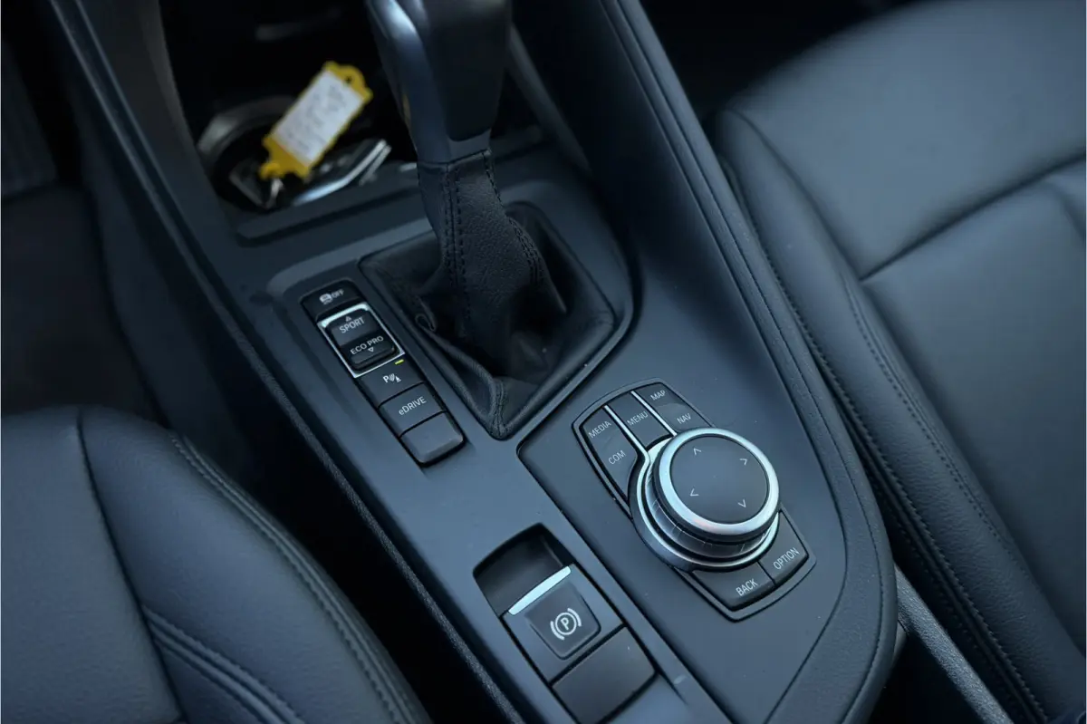 xDrive25e | Leder | Unieke kleur! | Elektrische Klep | PDC V & A | Carplay