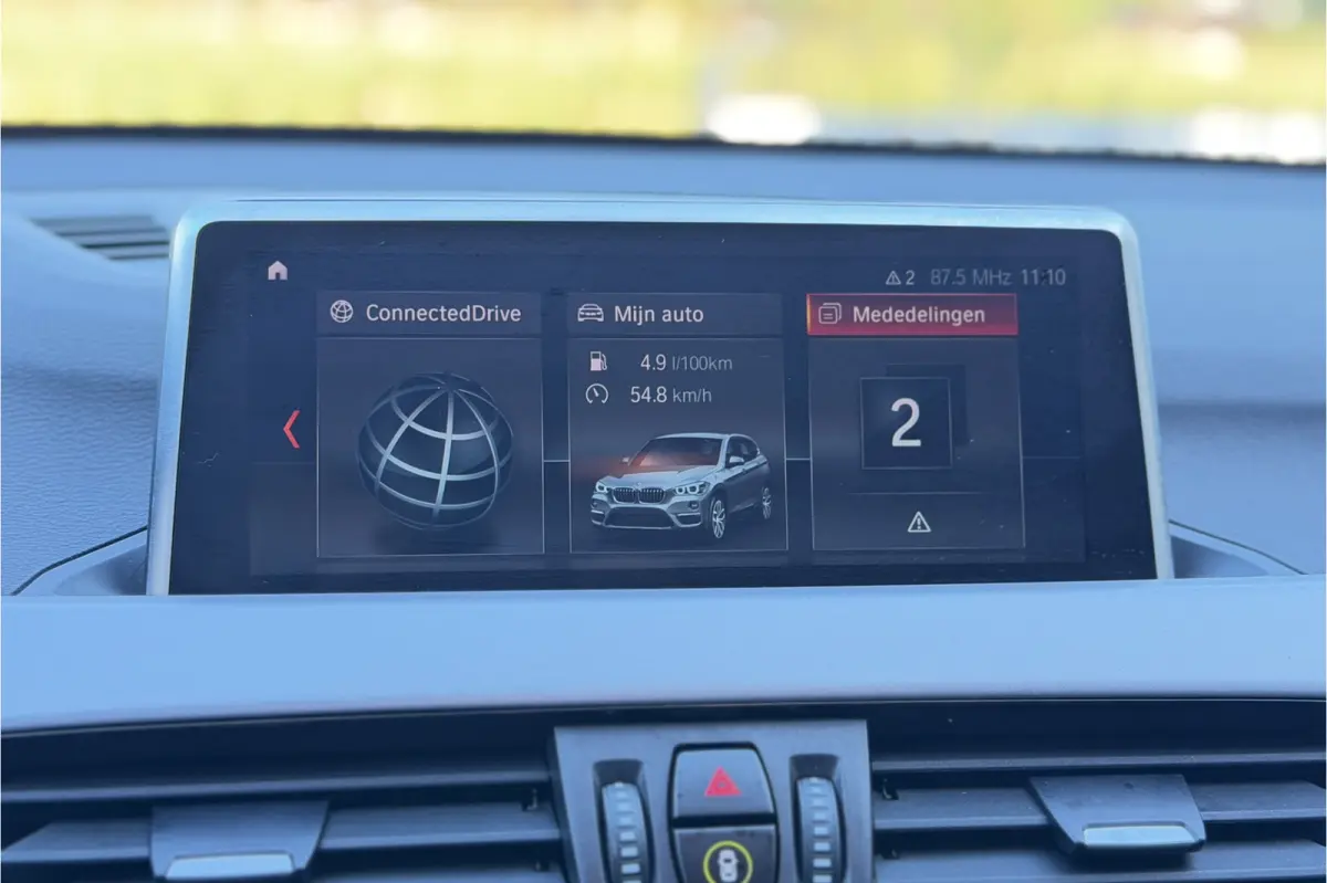 xDrive25e | Leder | Unieke kleur! | Elektrische Klep | PDC V & A | Carplay