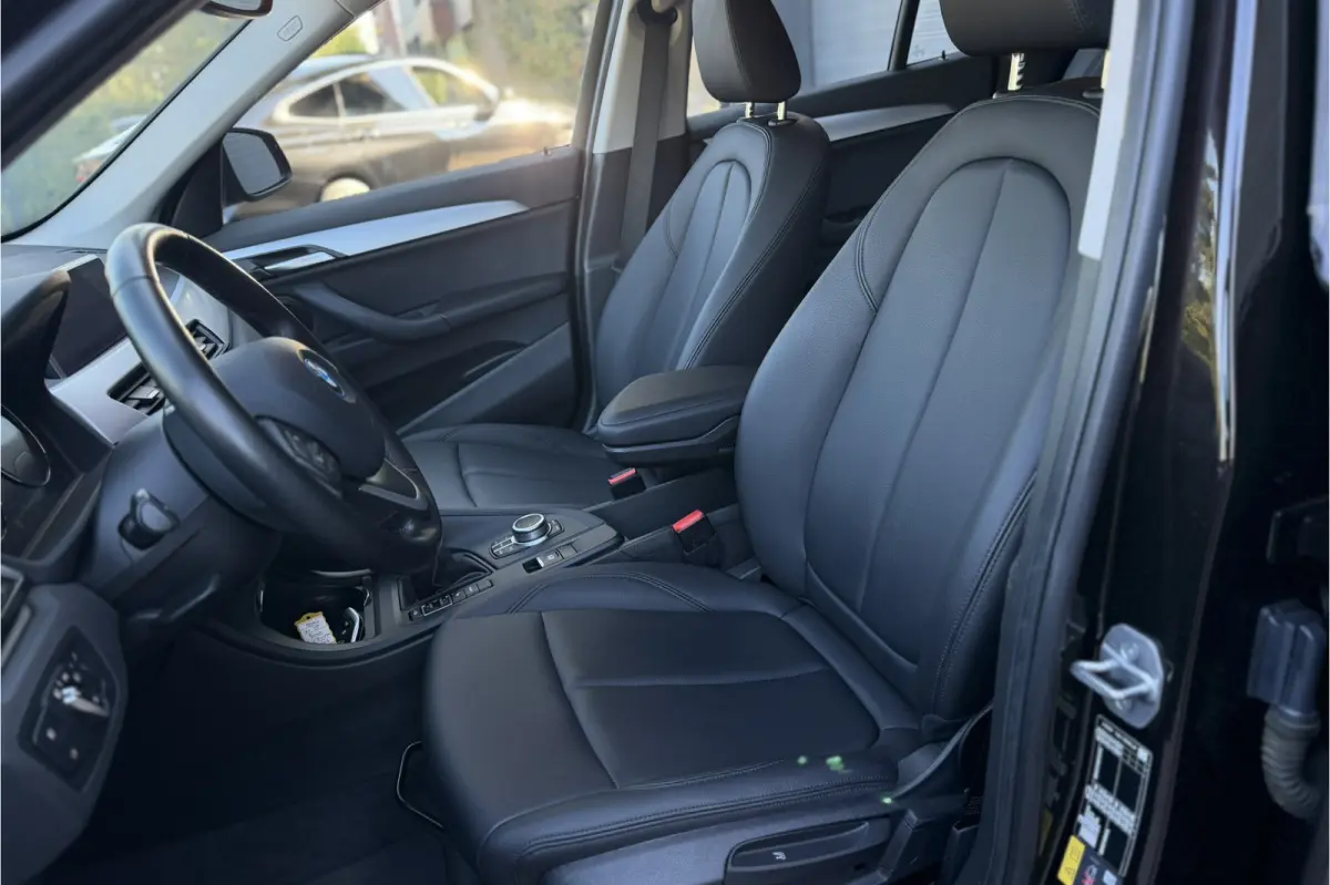 xDrive25e | Leder | Unieke kleur! | Elektrische Klep | PDC V & A | Carplay
