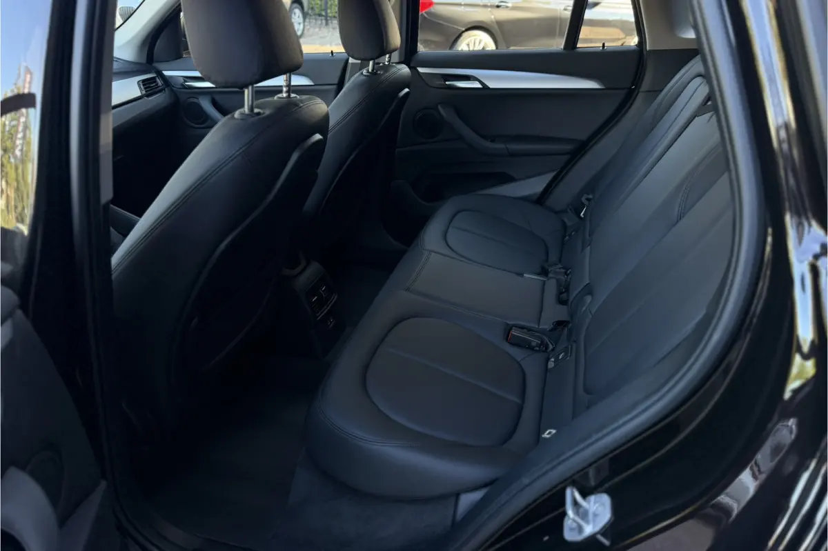 xDrive25e | Leder | Unieke kleur! | Elektrische Klep | PDC V & A | Carplay