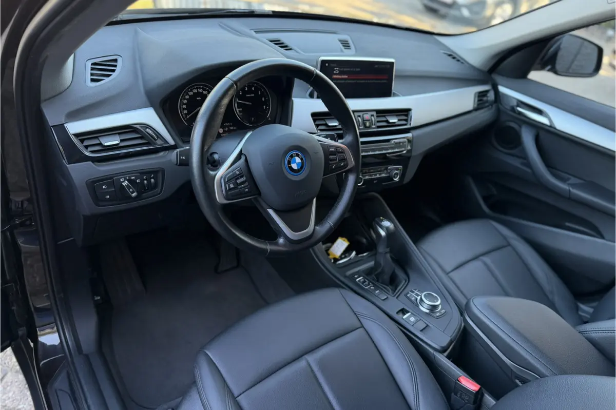 xDrive25e | Leder | Unieke kleur! | Elektrische Klep | PDC V & A | Carplay