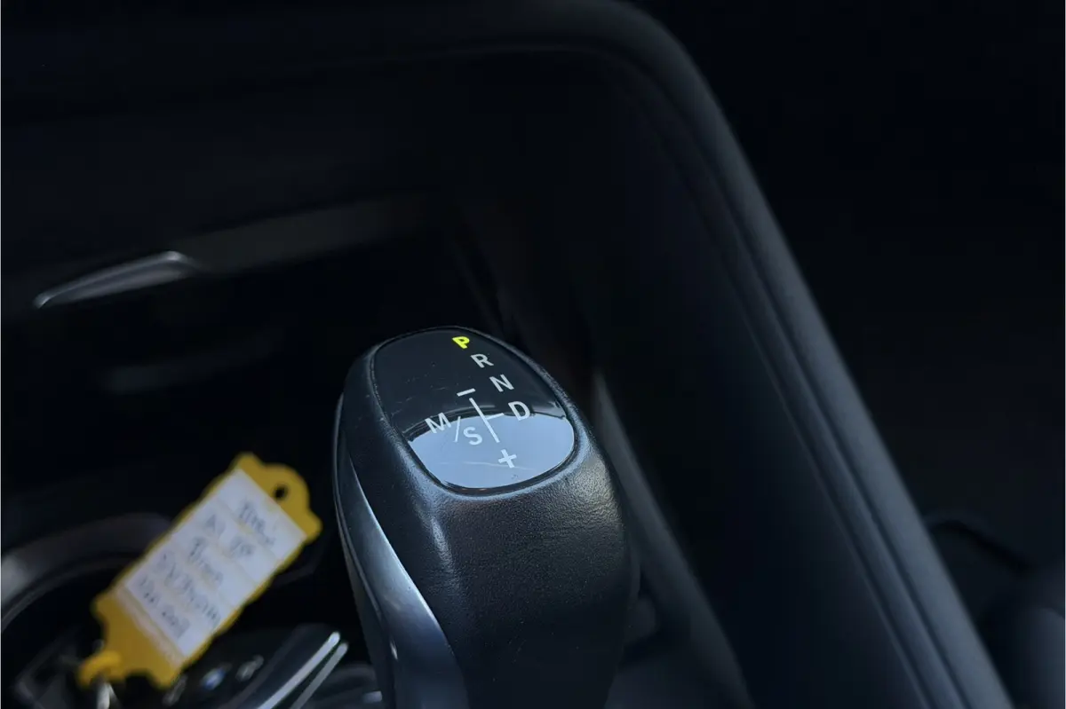 xDrive25e | Leder | Unieke kleur! | Elektrische Klep | PDC V & A | Carplay