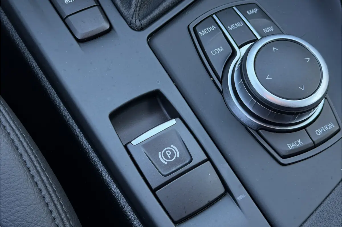 xDrive25e | Leder | Unieke kleur! | Elektrische Klep | PDC V & A | Carplay
