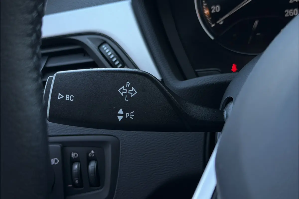 xDrive25e | Leder | Unieke kleur! | Elektrische Klep | PDC V & A | Carplay