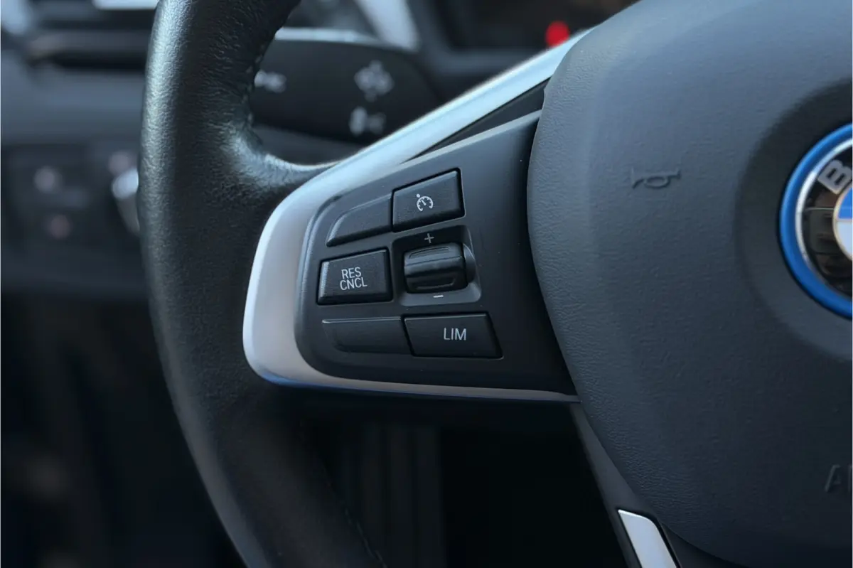 xDrive25e | Leder | Unieke kleur! | Elektrische Klep | PDC V & A | Carplay