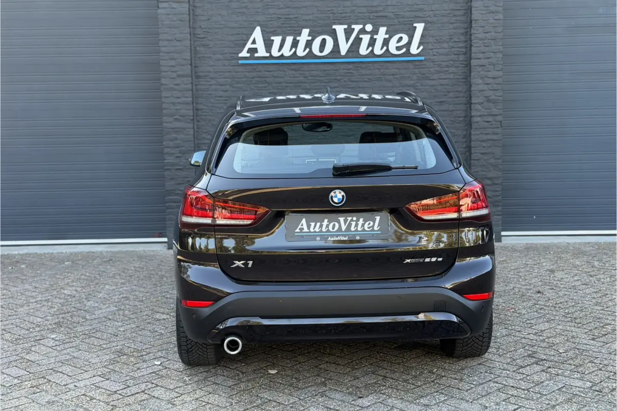xDrive25e | Leder | Unieke kleur! | Elektrische Klep | PDC V & A | Carplay