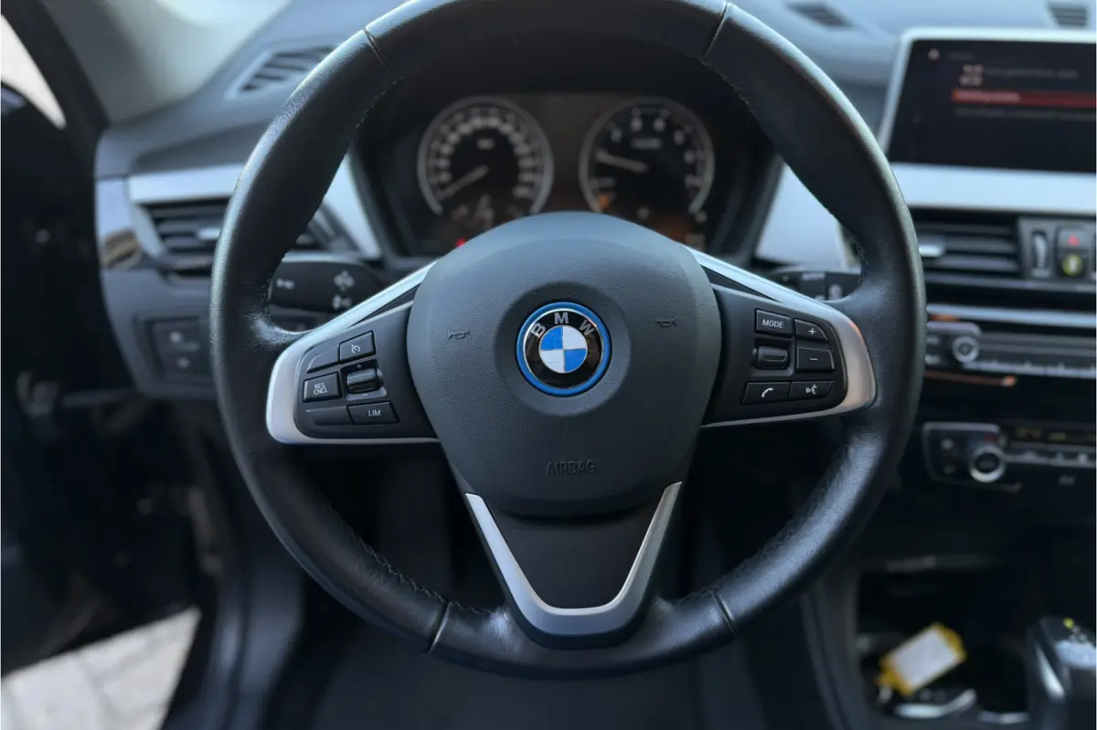 xDrive25e | Leder | Unieke kleur! | Elektrische Klep | PDC V & A | Carplay