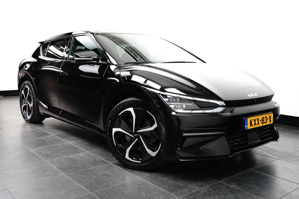 Plus AWD 77.4 kWh | Schuif-/hefdak elektrisch (Glas) | Automaat | Trekhaak 1.600 kg | Stoelverwarming/ventilatie voor | Adaptieve Cruise Control | Android Auto | Apple Carplay |
