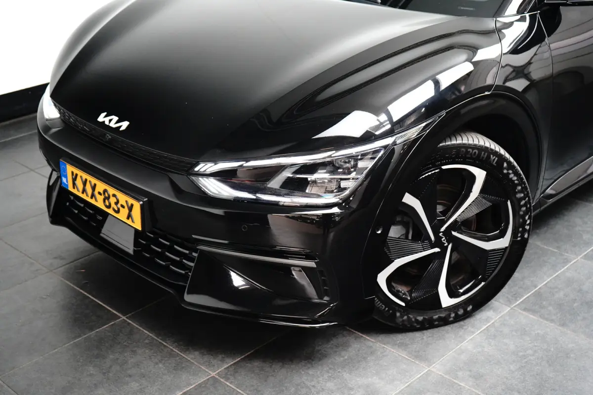Plus AWD 77.4 kWh | Schuif-/hefdak elektrisch (Glas) | Automaat | Trekhaak 1.600 kg | Stoelverwarming/ventilatie voor | Adaptieve Cruise Control | Android Auto | Apple Carplay |