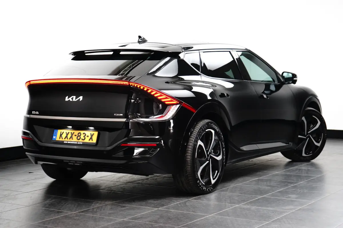Plus AWD 77.4 kWh | Schuif-/hefdak elektrisch (Glas) | Automaat | Trekhaak 1.600 kg | Stoelverwarming/ventilatie voor | Adaptieve Cruise Control | Android Auto | Apple Carplay |