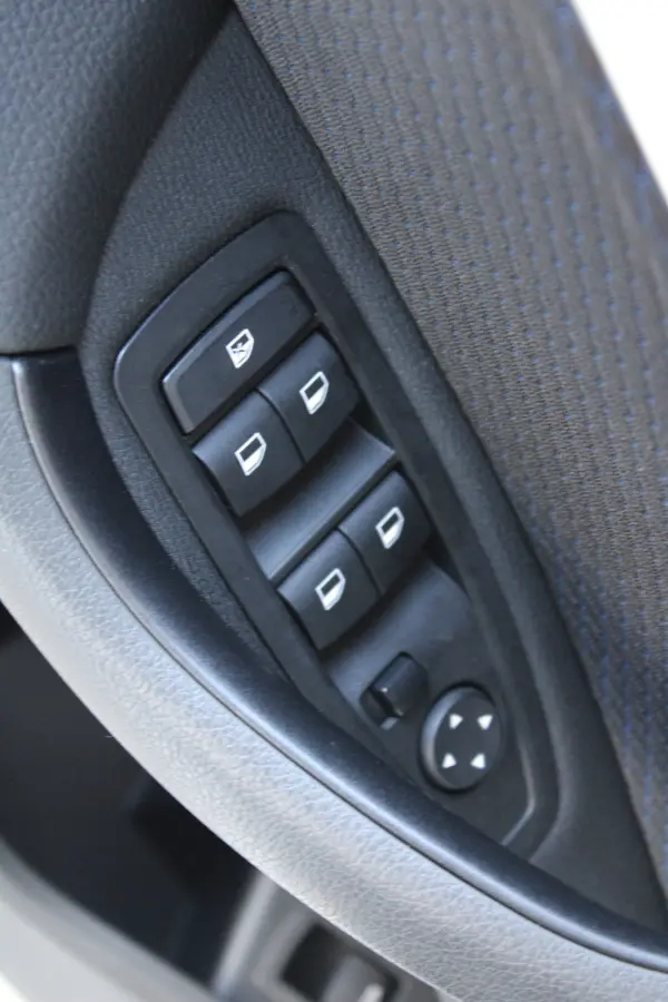 sDrive20i High Executive M-sport | M-Sport | Alcantara bekleding | Elektrische achterklep | Adaptieve cruise control |