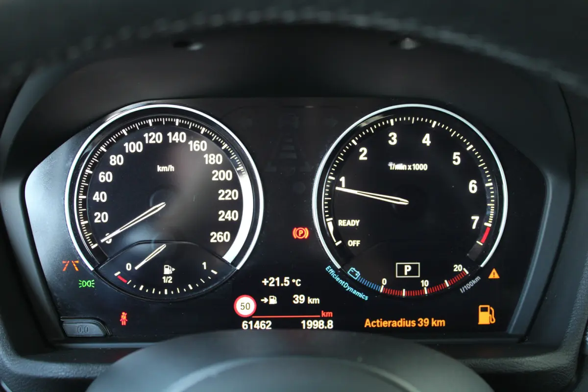 sDrive20i High Executive M-sport | M-Sport | Alcantara bekleding | Elektrische achterklep | Adaptieve cruise control |