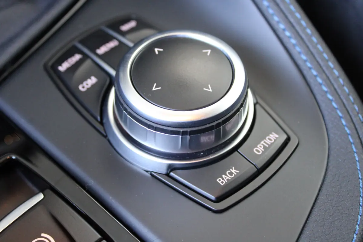 sDrive20i High Executive M-sport | M-Sport | Alcantara bekleding | Elektrische achterklep | Adaptieve cruise control |
