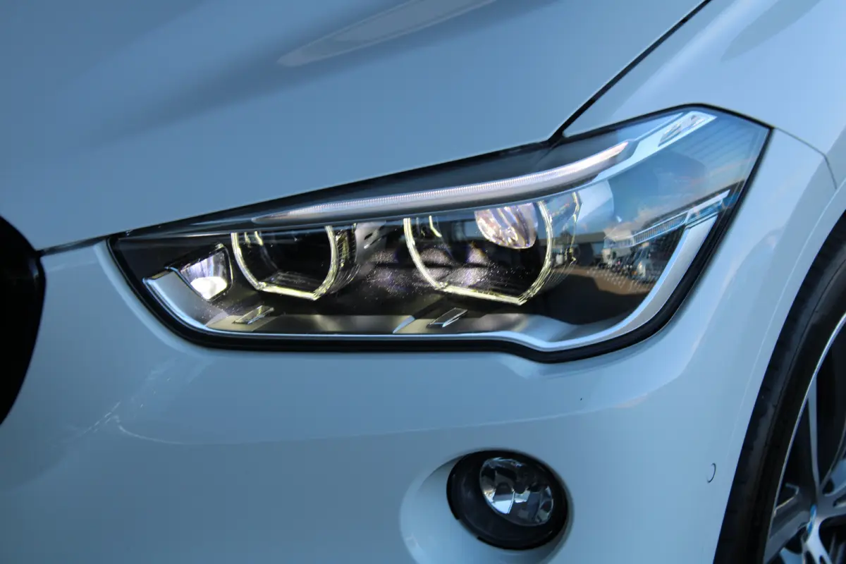 sDrive20i High Executive M-sport | M-Sport | Alcantara bekleding | Elektrische achterklep | Adaptieve cruise control |