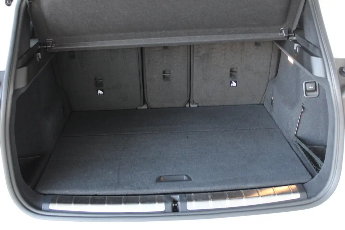 sDrive20i High Executive M-sport | M-Sport | Alcantara bekleding | Elektrische achterklep | Adaptieve cruise control |