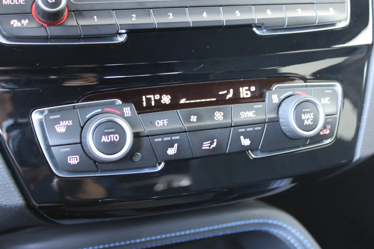 sDrive20i High Executive M-sport | M-Sport | Alcantara bekleding | Elektrische achterklep | Adaptieve cruise control |