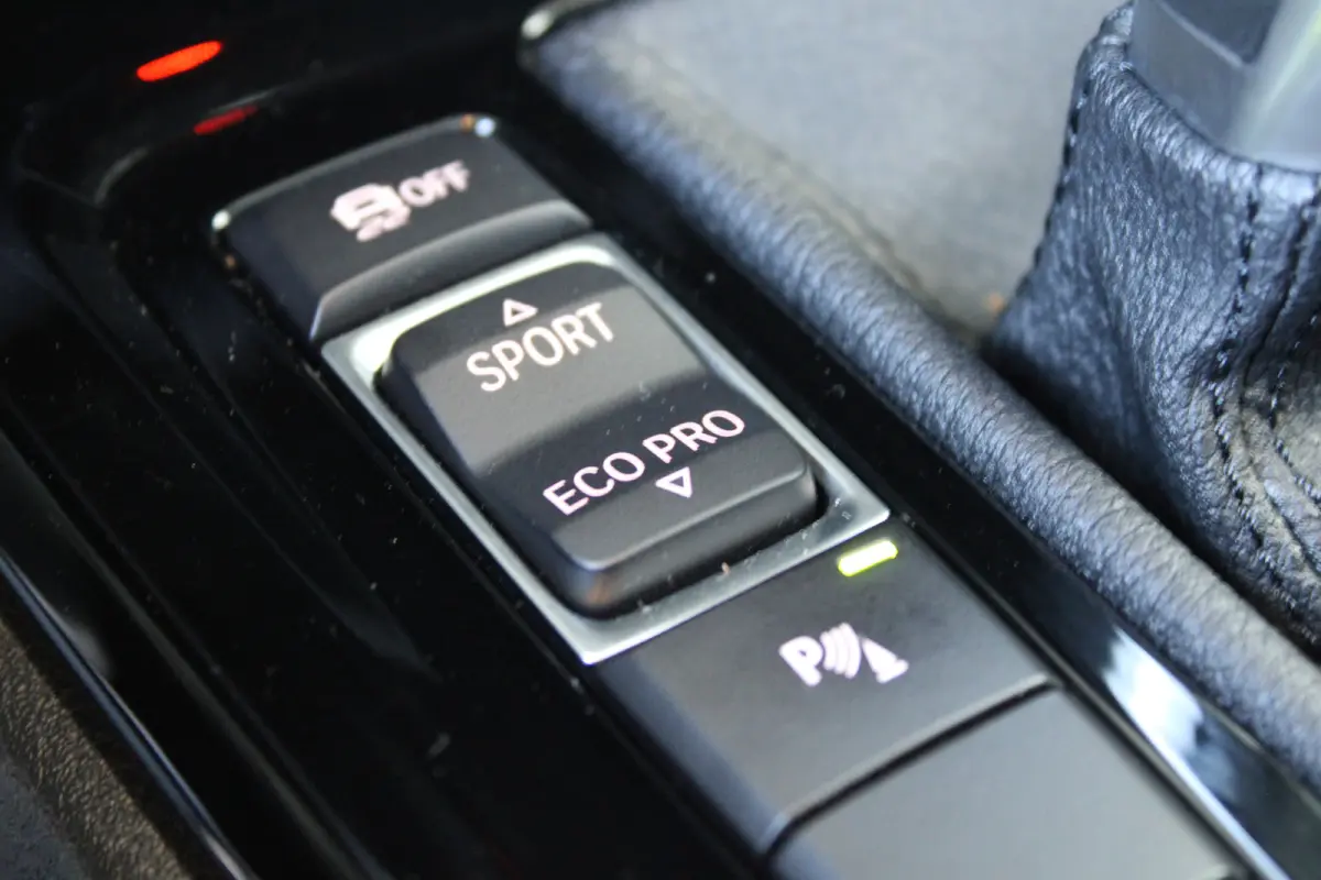 sDrive20i High Executive M-sport | M-Sport | Alcantara bekleding | Elektrische achterklep | Adaptieve cruise control |