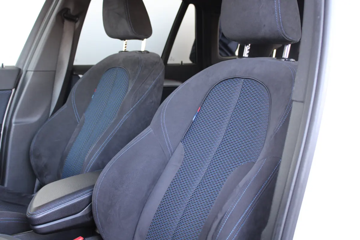 sDrive20i High Executive M-sport | M-Sport | Alcantara bekleding | Elektrische achterklep | Adaptieve cruise control |