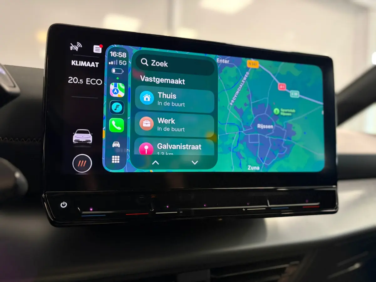 Essential 62 kWh | LED | CAR PLAY | 18" LM VELGEN | SOH 92% |
