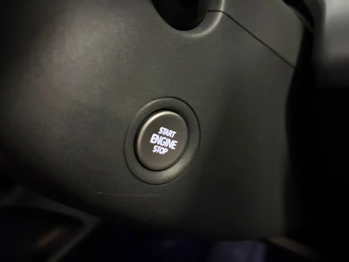 Essential 62 kWh | LED | CAR PLAY | 18" LM VELGEN | SOH 92% |