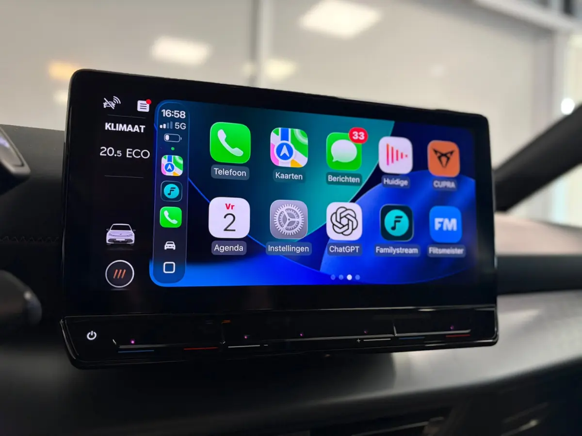 Essential 62 kWh | LED | CAR PLAY | 18" LM VELGEN | SOH 92% |