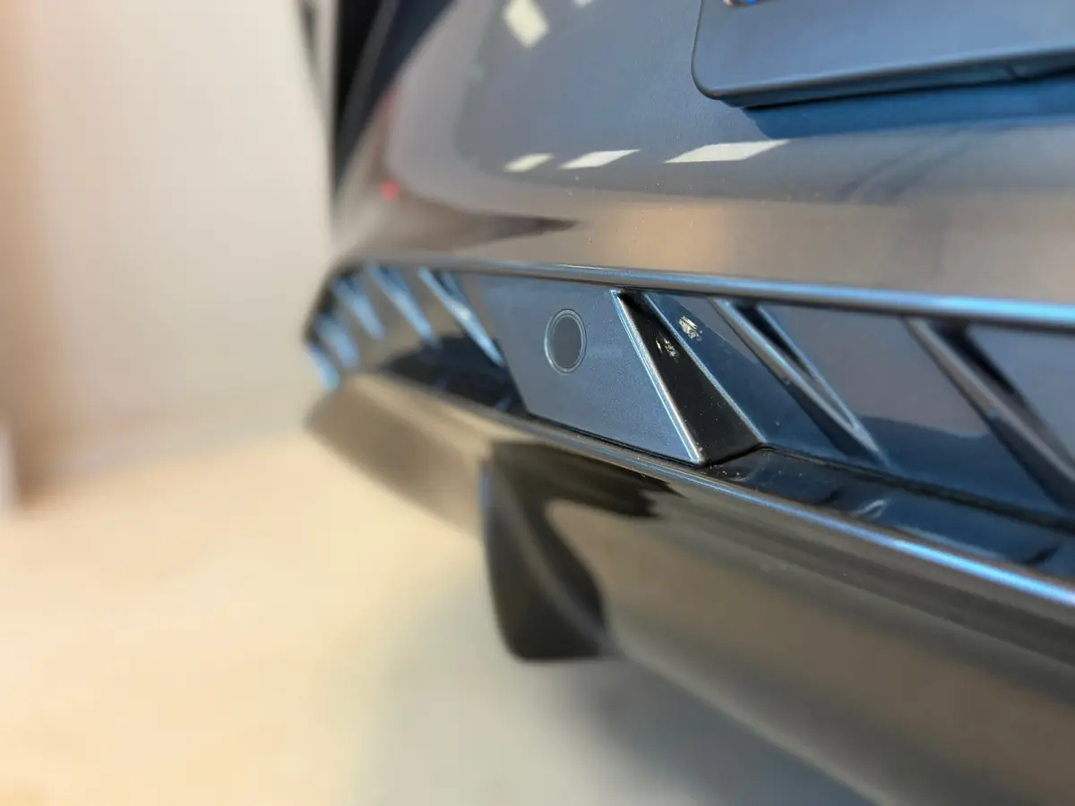 Essential 62 kWh | LED | CAR PLAY | 18" LM VELGEN | SOH 92% |