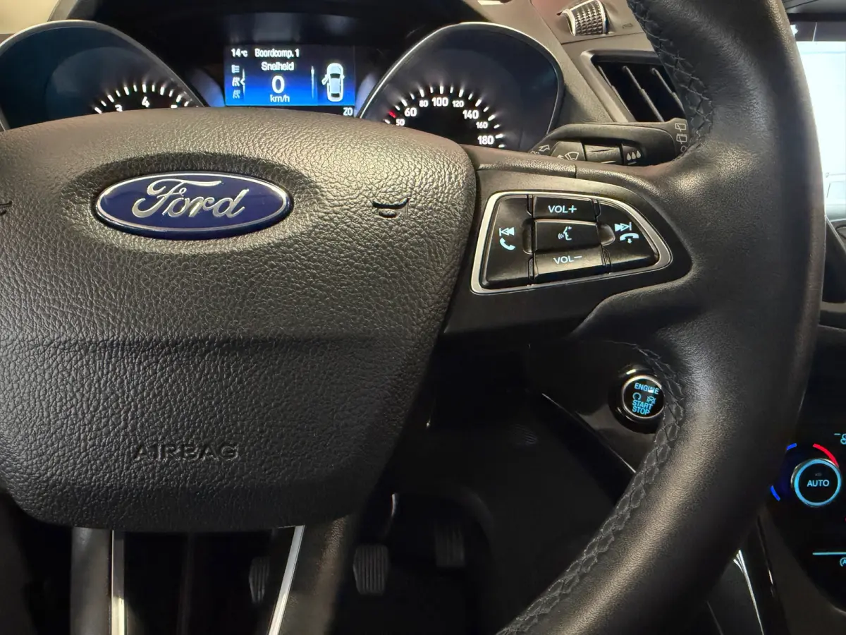 1.5 EcoBoost Titanium NAVI, CRUISE