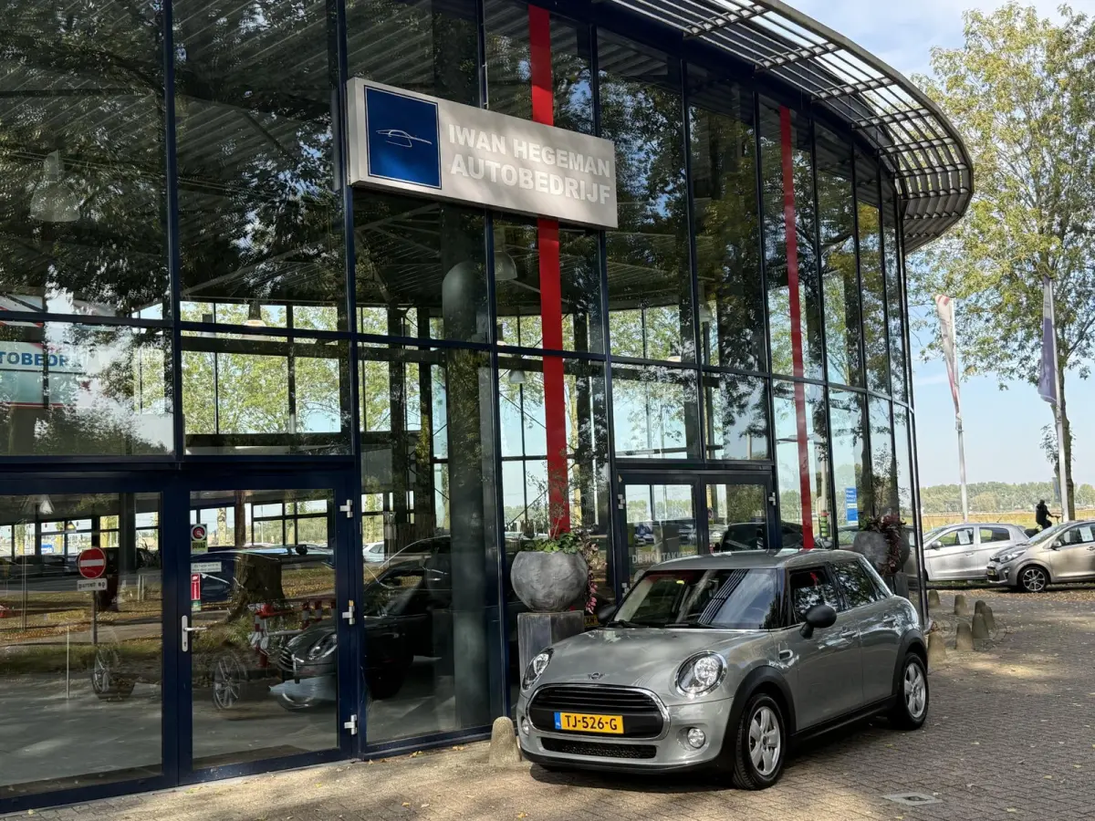 1.5 One First | Navigatie | Airconditioning | Licht metalen velgen | Cruise Control | Parkeersensoren