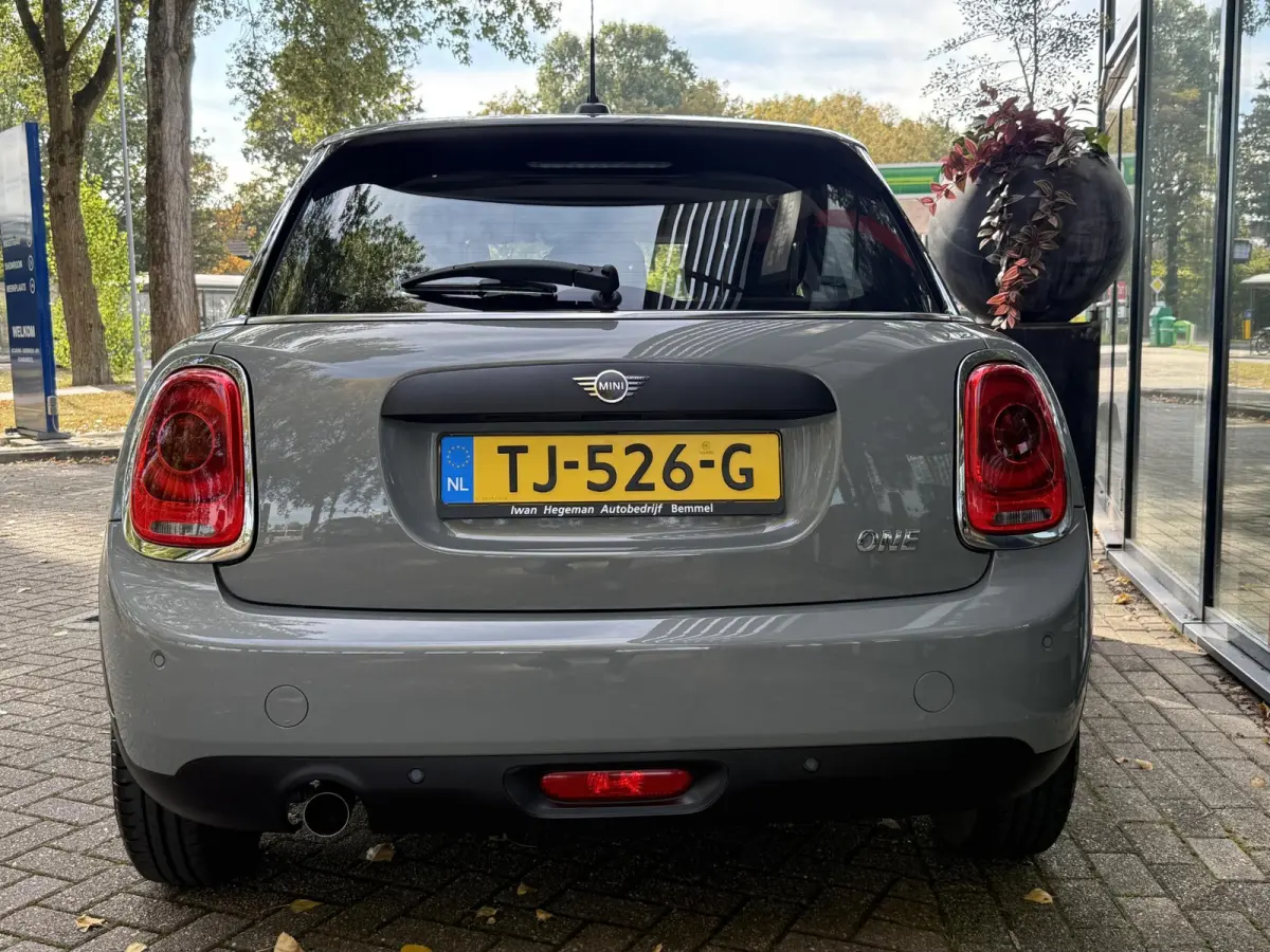 1.5 One First | Navigatie | Airconditioning | Licht metalen velgen | Cruise Control | Parkeersensoren