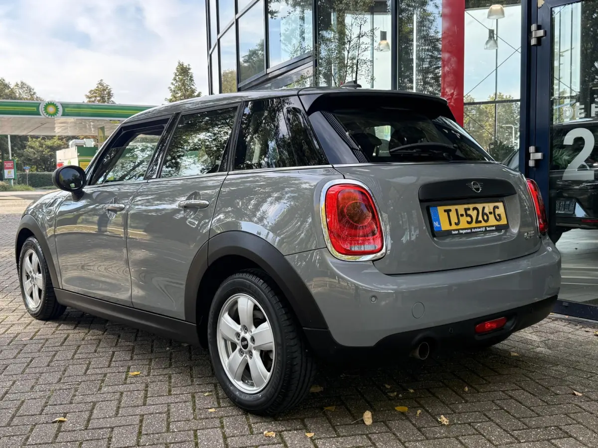 1.5 One First | Navigatie | Airconditioning | Licht metalen velgen | Cruise Control | Parkeersensoren