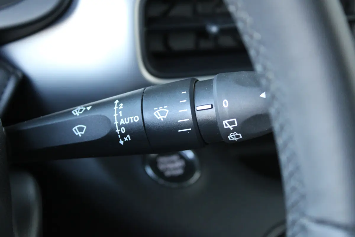 1.2 e-Hybrid Altitude | Adaptieve cruise control | Climate control | Apple carplay & Android auto |