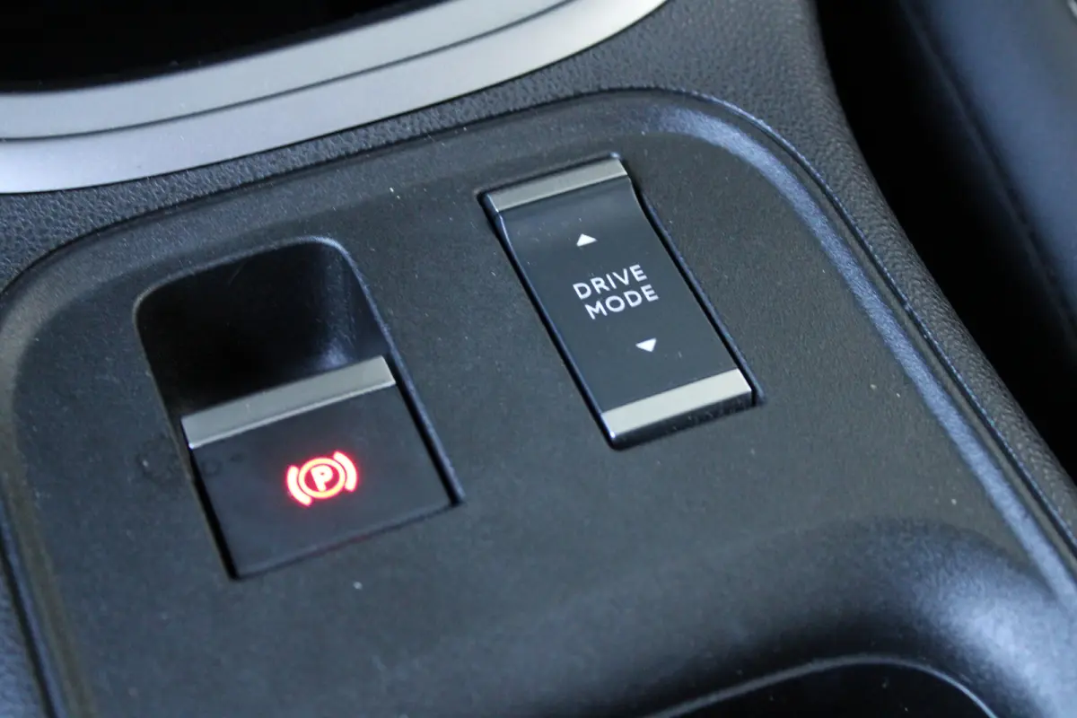 1.2 e-Hybrid Altitude | Adaptieve cruise control | Climate control | Apple carplay & Android auto |